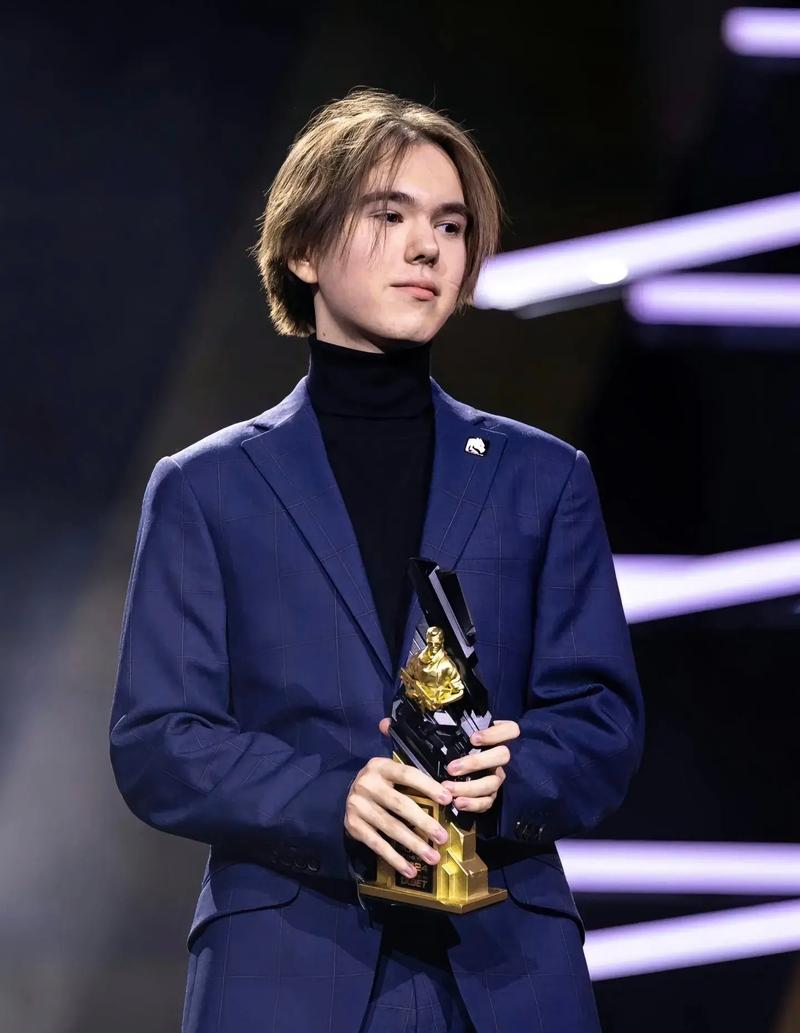 EDG官宣Jiejie离队，至此S11 EDG冠军五人组全部离队