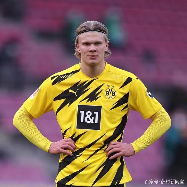 LPL 主持人席冉分享了2014 MSI决赛采访归还图片：再见成都，再见2025年的MSI