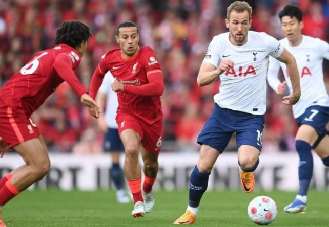 BLG官方分享Elk选手23岁庆生视频：呼！蜡烛一吹，许个愿吧！