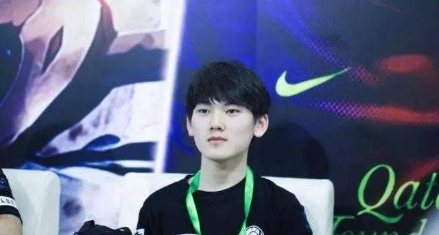 Virtus.pro.DM：我15岁就打进欧服前200了